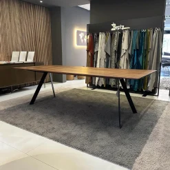 Esstisch Barra Platte Amerikanischer Nussbaum Natur Geölt Fußausleger Stahl Tiefschwarz Schwarz Pulverbeschichtet