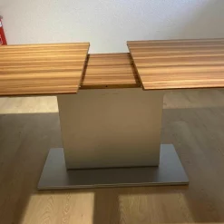 Esstisch Battuta Platte Nussbaum Gewachst Ausziehbar Sockel Chromfarbig