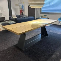 Esstisch Bedrock Massivholz Eiche Geölt Gestell Eisen Lackiert Schwarz