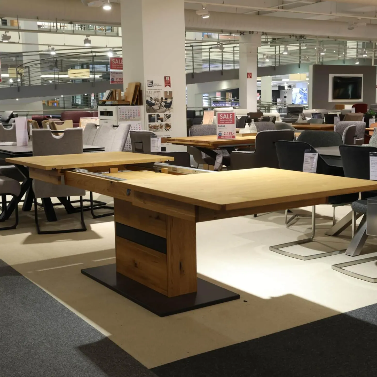 Esstisch Brest Wildeiche Geölt Bodenplatte Schwarzgrau Mit Synchronauszug