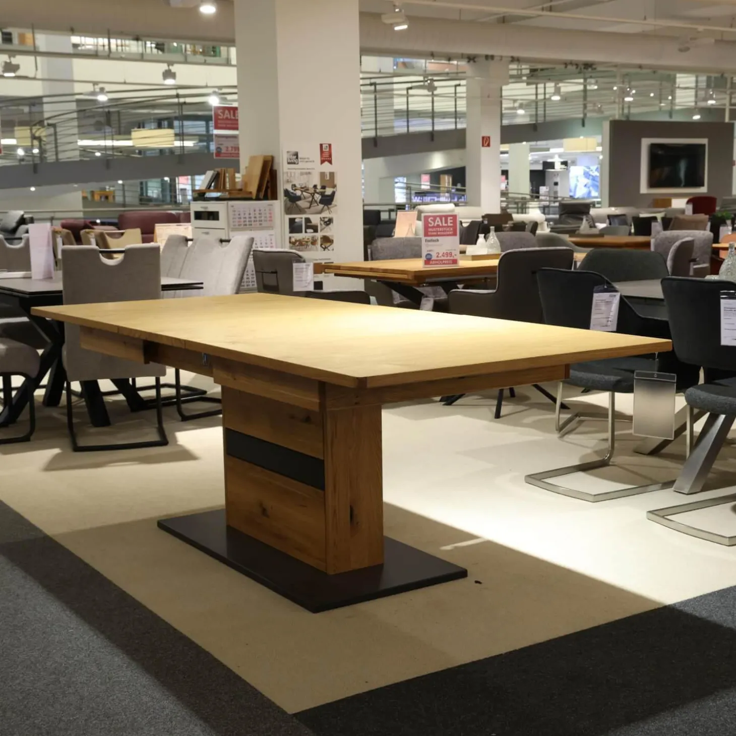 Esstisch Brest Wildeiche Geölt Bodenplatte Schwarzgrau Mit Synchronauszug