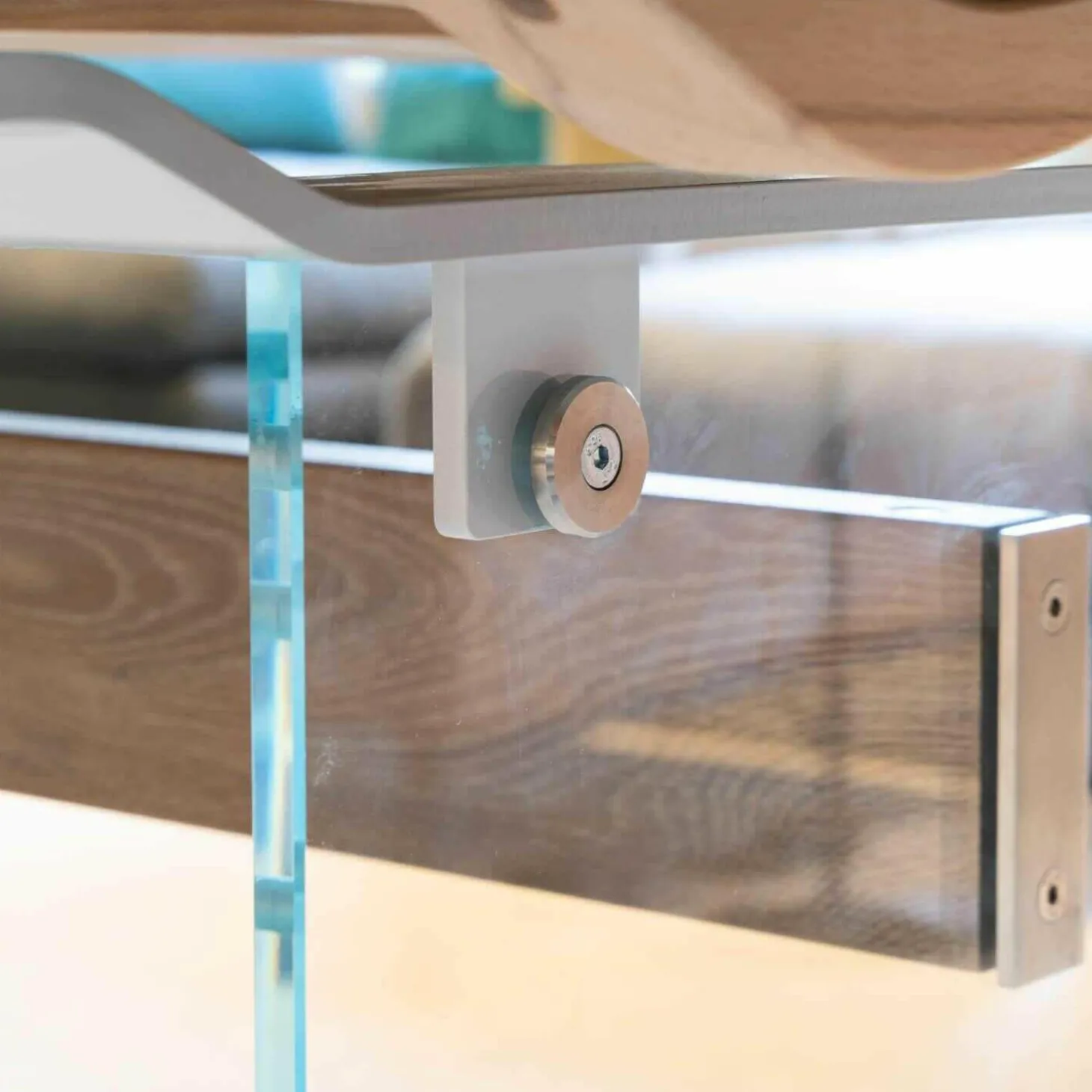 Esstisch Contur Eiche Astig Gebürstet Geräuchert Und Weiß Geölt Mit Glaswangen Optiwhite Mit Auszug