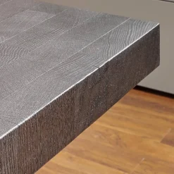 Esstisch Duo Brandeiche Schwarz Strukturiert Und Gebürstet Geölte HolzausführungHirnholzblöcke Schwarz Füße Stahl Pulverbeschichtet Schwarz