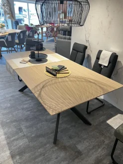 Esstisch Eldur Platte Bambus 75 Cloud Gestell Boomerang Metall Schwarz Pulverbeschichtet