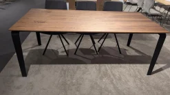 Esstisch ET524 200 Platte Nussbaum Natur Geplankt Lackiert Gestell Schwarz Lackiert Mit Auszug Ohne Stühle