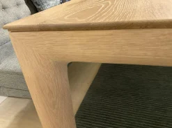 Esstisch Fira Eiche Massiv Weiss Pigmentiert Oberfläche Geölt Astlöcher Mit Harz Ausgegossen