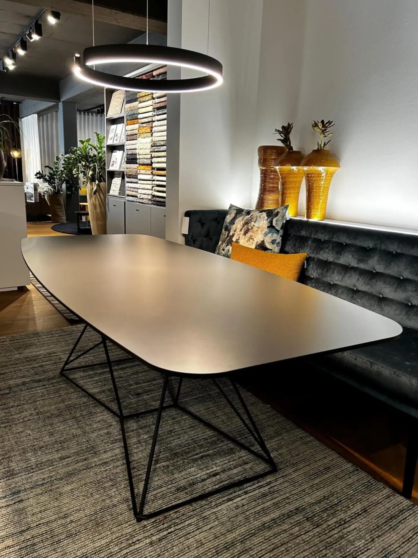 Esstisch Flow Platte HPL Anthrazit Drahtgestell Schwarz