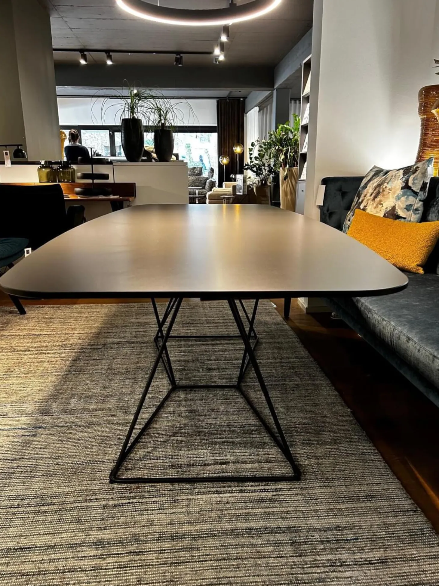 Esstisch Flow Platte HPL Anthrazit Drahtgestell Schwarz