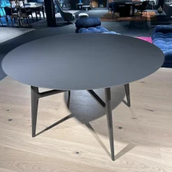 Esstisch Francis Patte Satiniertes Glas Java Opaco Anthrazit Gestell Aluminium Java Schwarz Pulverbeschichtet