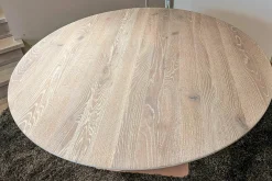 Esstisch Gaia Räuchereiche Massiv mit Stuhlgruppe Arva Light