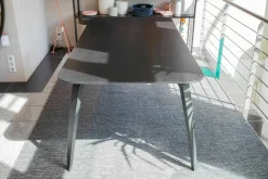 Esstisch Gubi Dining Table Platte Esche Schwarz Semi Matt Lackiert