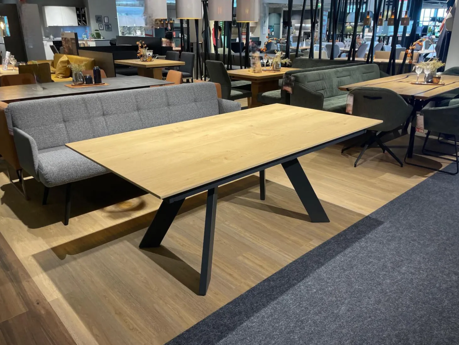 Esstisch Leo Rechteckig Wildeiche Hell Soft Gebürstet Geölt Gestell Metall Anthrazit Mit Klappeinlage
