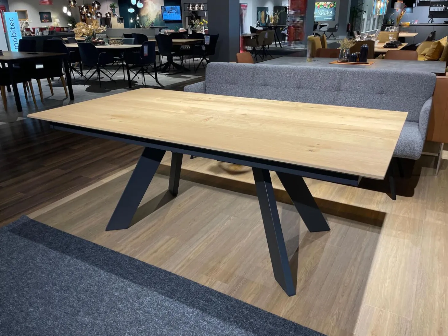 Esstisch Leo Rechteckig Wildeiche Hell Soft Gebürstet Geölt Gestell Metall Anthrazit Mit Klappeinlage
