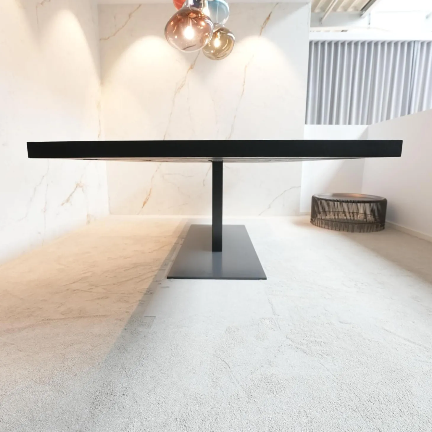 Esstisch Liam Iron Platte Eiche Schwarz Pigmentiert Gestell Edelstahl Asche Grau Matt