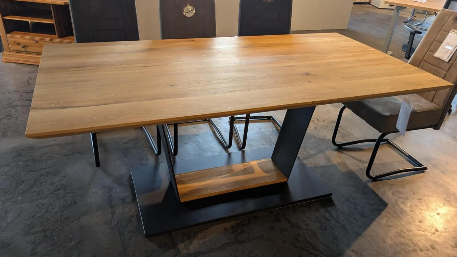 Esstisch Malambo Platte Balkeneiche Massiv Metall Schwarz Lackiert