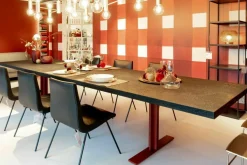 Esstisch Memo Platte Lava Stein AC 827 Schwarz Gestell Aluminium Rot Lackiert