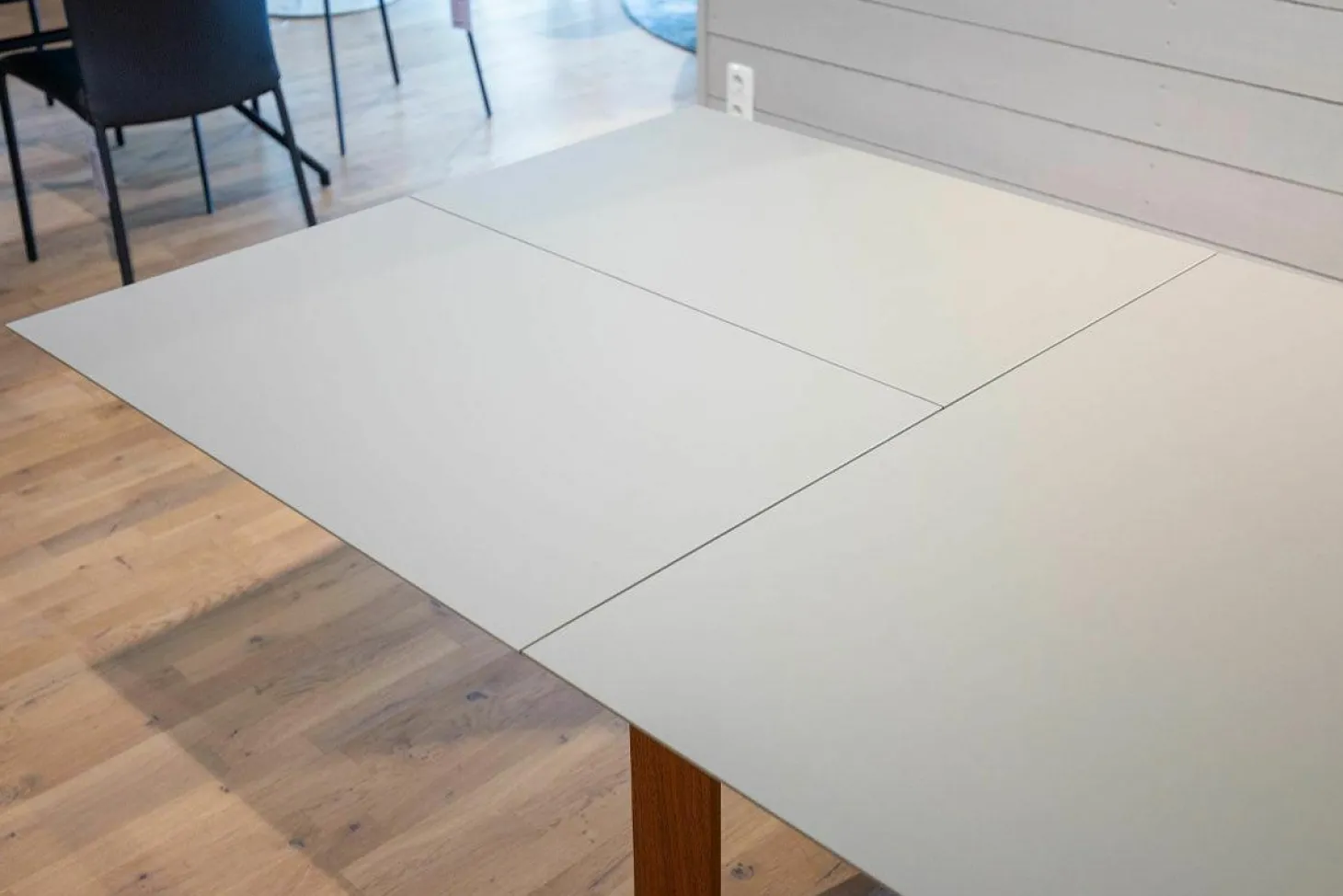 Esstisch Mirado Ausziehbar Tischplatte Fenix NTM Castro Ottawa Taupe Gestell Nussbaum mit Einlegeplatte