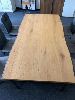 Esstisch Natural Arts Wildeiche Sägerau Echtholz Furniert Gestell Gerade Kufe Schwarz Strukturgepulvert Ohne Stühle