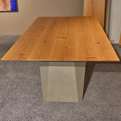 Esstisch Onda Asteiche Wild Wangenfuß Stahl Pulverbeschichtet