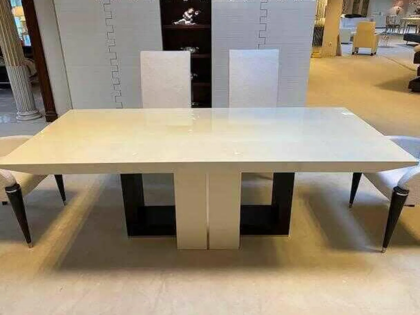 Esstisch Ouverture MDF Creme Hochglanz mit Edelstahl-Applikationen