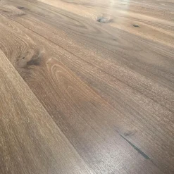 Esstisch Oval Platte Nuss Knorrig Heel Geölt Gestell Schwarz Fein Struktur