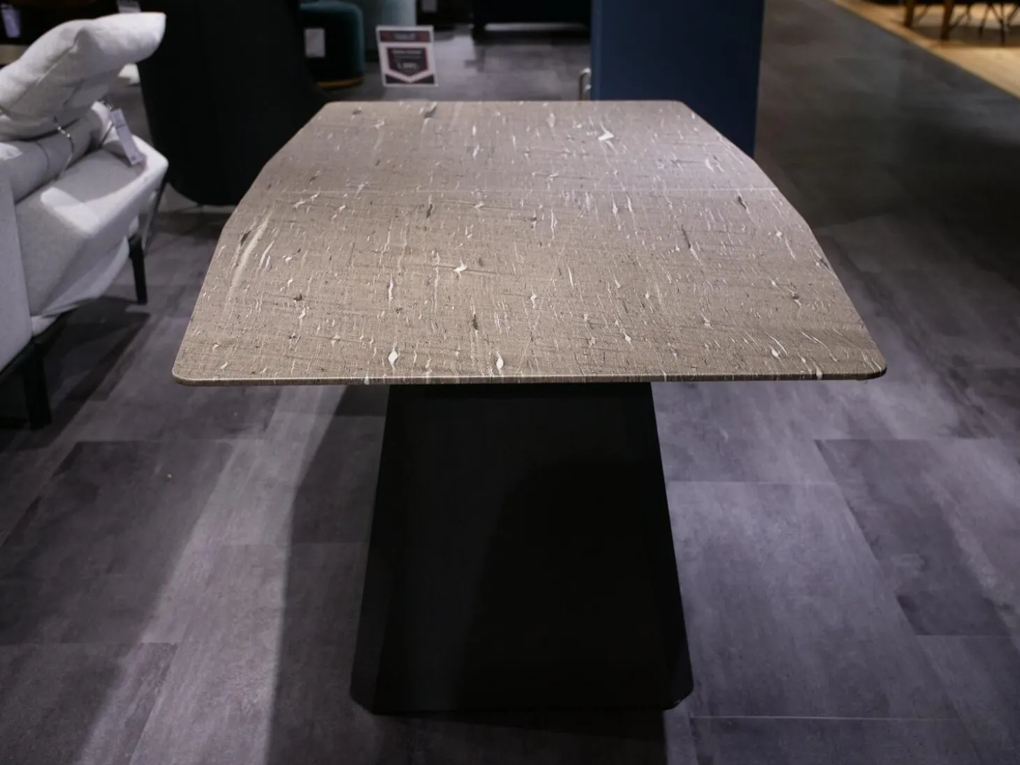 Esstisch Platte Stein Brown Silk Trapezförmig Geledert Kante 6 Ausziehbar