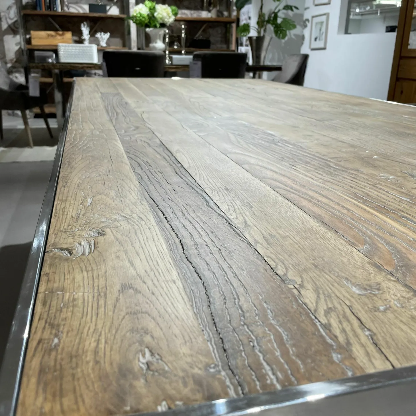 Esstisch Richmond Ulmenholz Gestell Edelstahl