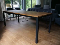 Esstisch S600 Eiche Geräuchert Natur Geölt Gestell RAL 9005 Tiefschwarz Pulverbeschichtet Ausziehbar