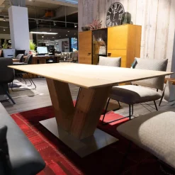 Esstisch San Francisco Asteiche Gestell V-Form Massiv Bianco Geölt