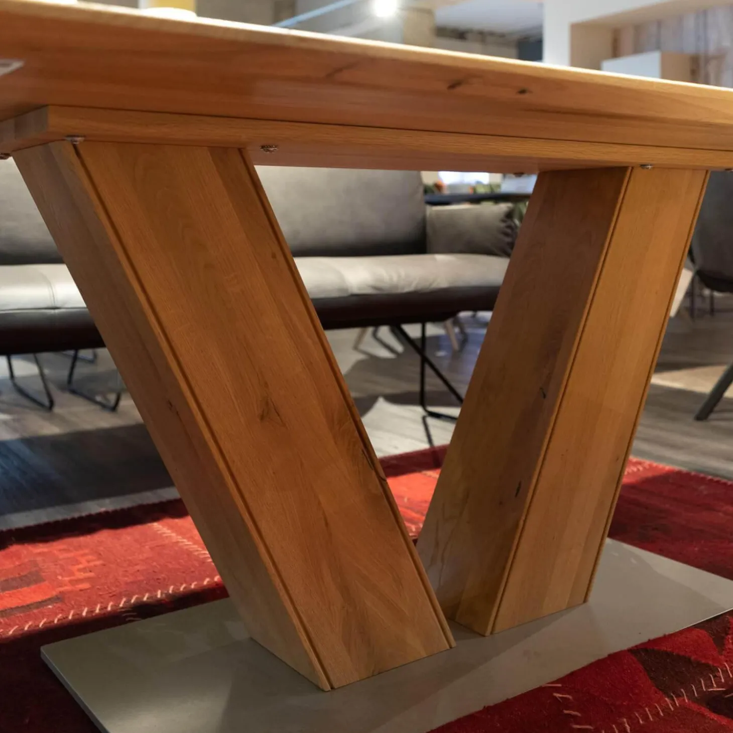 Esstisch San Francisco Asteiche Gestell V-Form Massiv Bianco Geölt