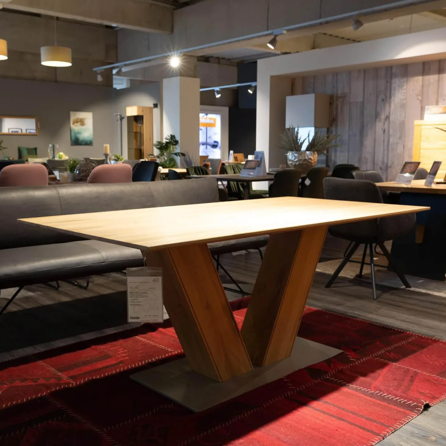 Esstisch San Francisco Asteiche Gestell V-Form Massiv Bianco Geölt