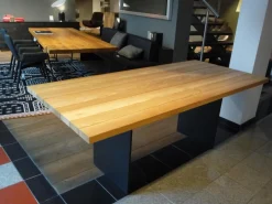 Esstisch SC41 Outdoor Akazie Roh Gebürstet Wangen Aluminium Schwarz Pulverbeschichtet