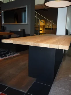 Esstisch SC41 Outdoor Akazie Roh Gebürstet Wangen Aluminium Schwarz Pulverbeschichtet