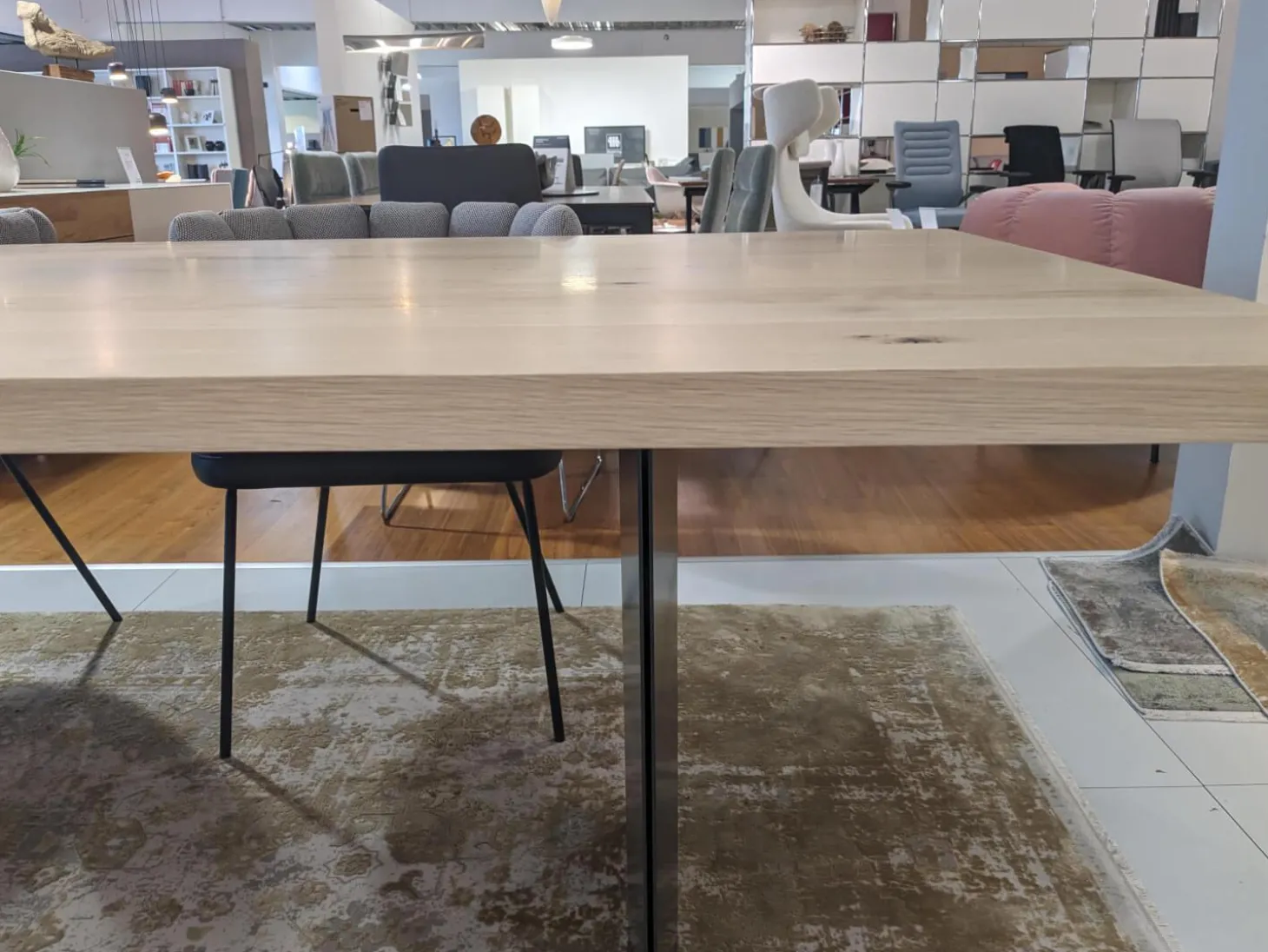 Esstisch Sky Natural Holzoberfläche Gewachst Gestell Natureisen Schwarz Lackiert