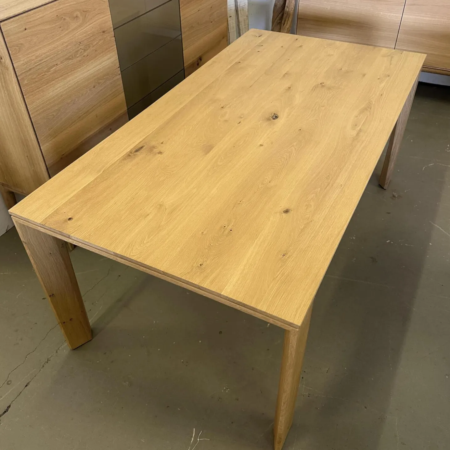 Esstisch SL V Knorrige Eiche Puro Geölt Äste Mit Harz Ausgegossen