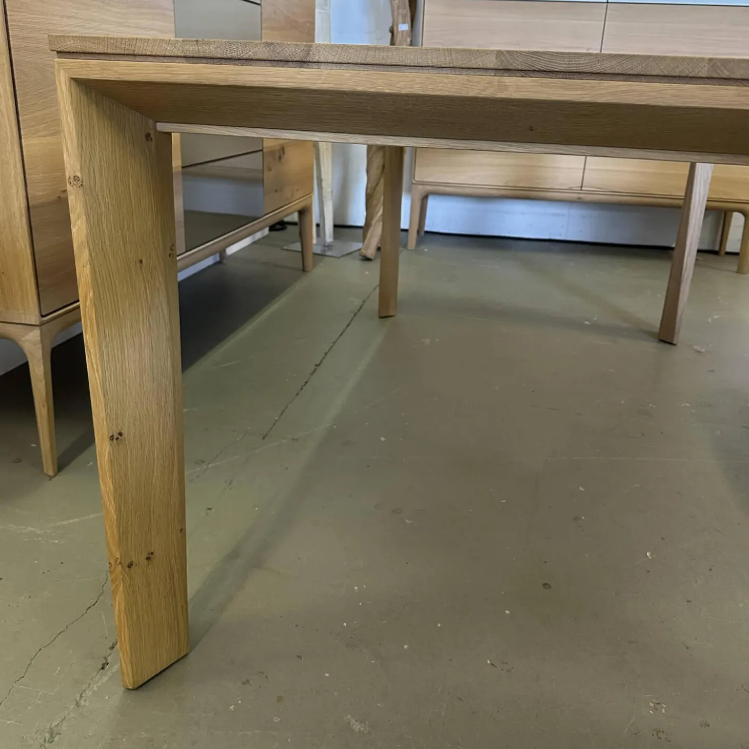 Esstisch SL V Knorrige Eiche Puro Geölt Äste Mit Harz Ausgegossen