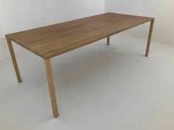 Esstisch Slic Massivholzplatte Eiche Oberfläche Geölt Beine Aluminium Furniert