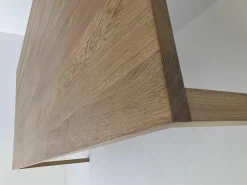 Esstisch Slic Massivholzplatte Eiche Oberfläche Geölt Beine Aluminium Furniert