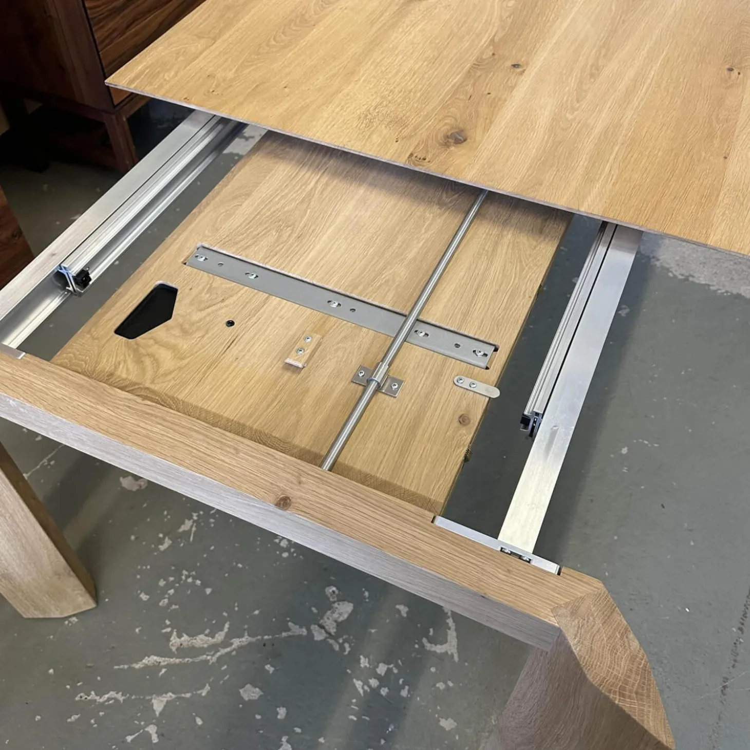 Esstisch SR 1 Light Knorrige Eiche Puro Geölt Äste Mit Zinn Ausgegossen Inklusive Auszug