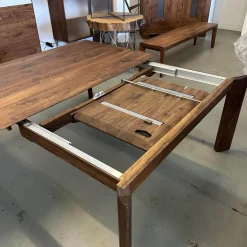 Esstisch SR1 Astiger Nussbaum Natur Geölt Äste Mit Zinn Ausgegossen Inklusive Querauszug