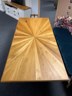 Esstisch Stella Eiche Massiv Antik Sternförmig Verleimt