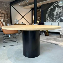 Esstisch TA20 Hiroki Eiche Geölt Stahlsockel Pulverbeschichtet Tiefschwarz