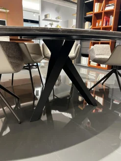 Esstisch Tripole 1540 Platte Kalkstein Oriental Brown Anthrazit Braun Gestell Mooreiche Massiv