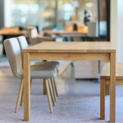 Esstisch Varus Knorrige Eiche Mit Harz Ausgegossen Gestell Stollenfüße Passend Ausziehbar Ohne Stühle Und Bank