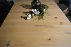 Esstisch V-Cube Wildeiche Rustiko