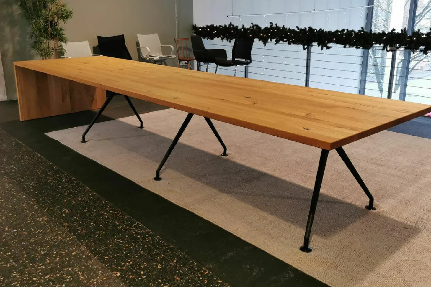 Esstisch W-Table Vollholz Eiche Geölt Tischbeine Aluminium Schwarz Pulverbeschichtet