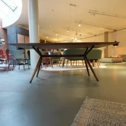 Esstisch X2 Platte Schwarznuss mit Splint Geölt Beine X-Förmig