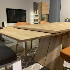 Esstischgruppe V-Rock Mit 4 Stühlen Mit Armlehnen Und 2 Stühlen Ohne Armlehnen Alteiche Rustiko