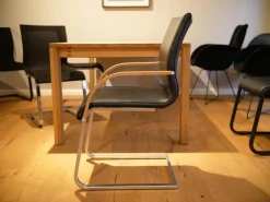 Freischwinger Magnum Semianilinleder L1 Black Schwarz Gestell Chrom Edelstahl Finish Armlehne Eiche