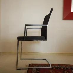 Freischwinger X15 Mit Armlehnen Sitz Leder Schwarz Rücken Gewebe Elastisch Schwarz Gestell Chrom Hochglanz